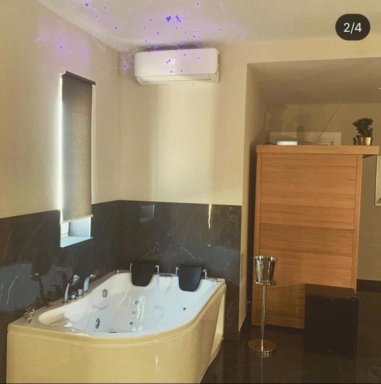 Hotel Elite Варкатуро Экстерьер фото