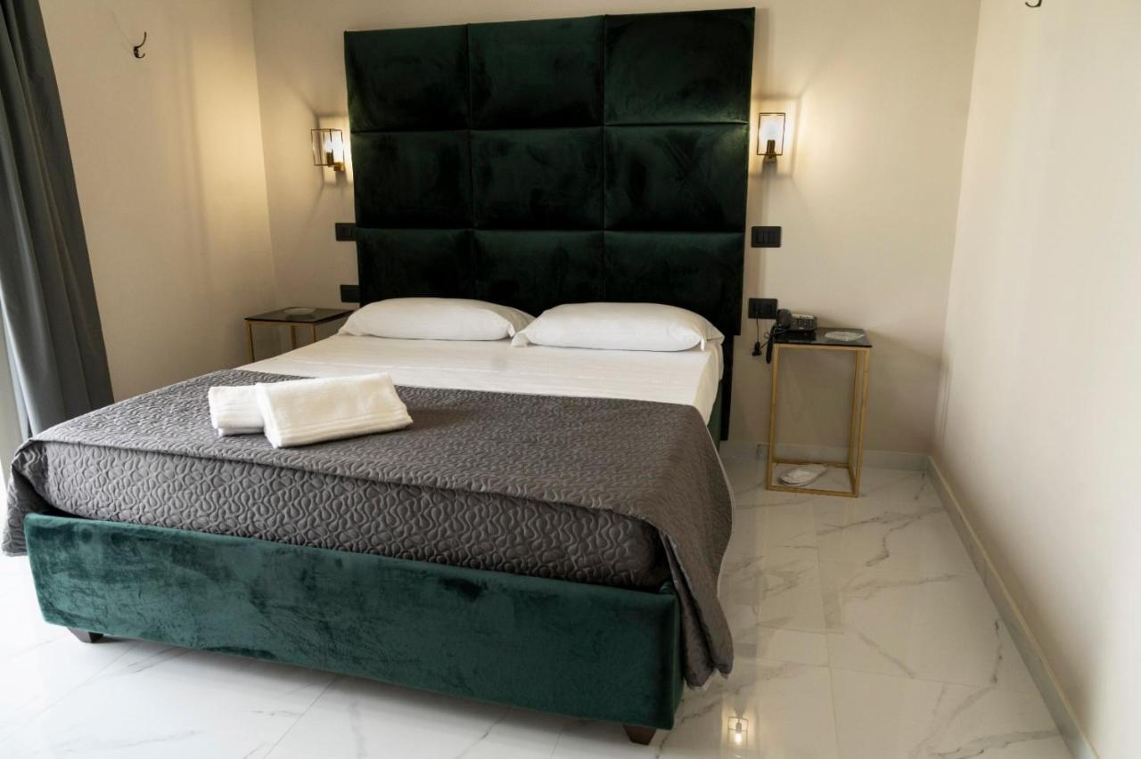 Hotel Elite Варкатуро Экстерьер фото