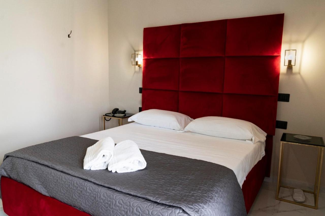 Hotel Elite Варкатуро Экстерьер фото