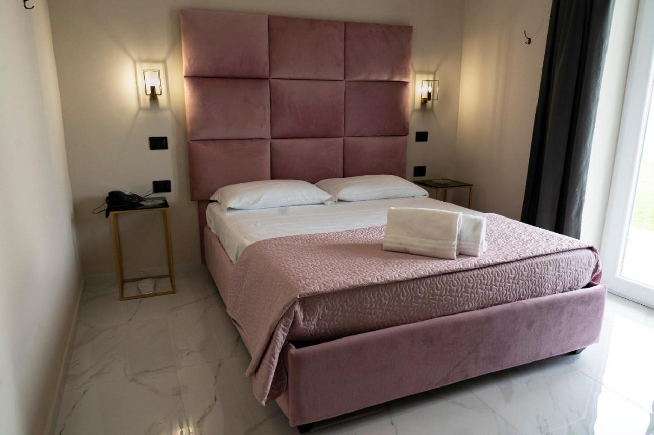 Hotel Elite Варкатуро Экстерьер фото