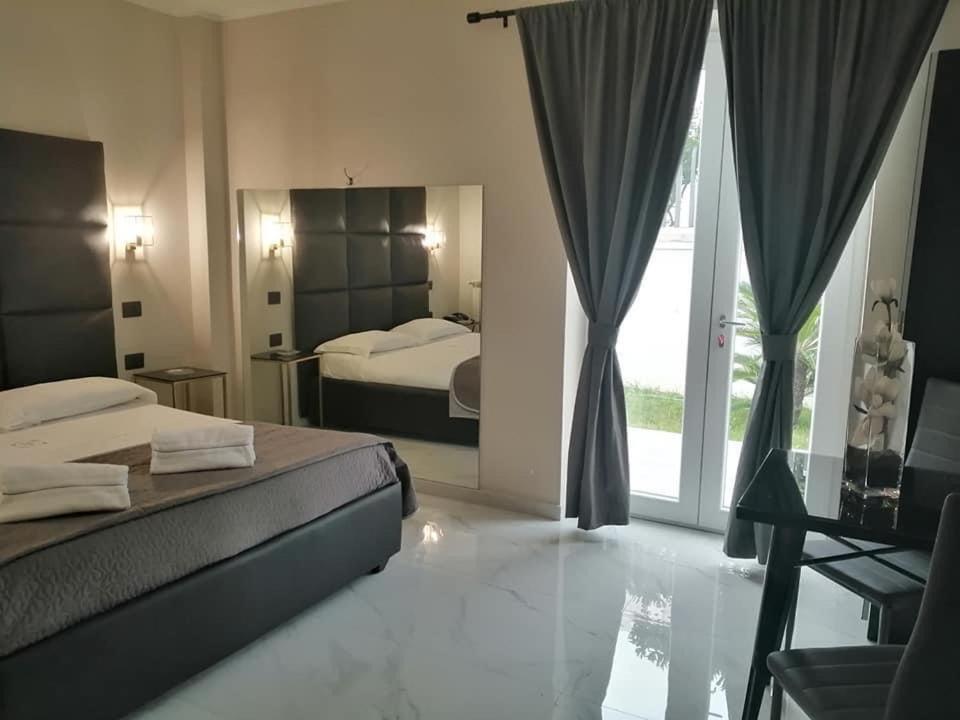 Hotel Elite Варкатуро Экстерьер фото