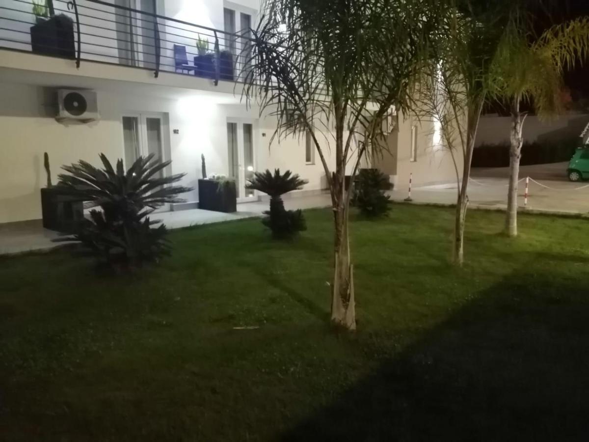 Hotel Elite Варкатуро Экстерьер фото