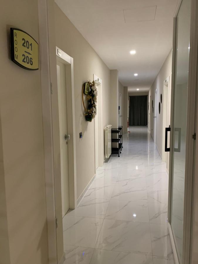 Hotel Elite Варкатуро Экстерьер фото