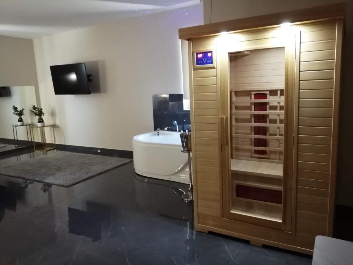 Hotel Elite Варкатуро Экстерьер фото