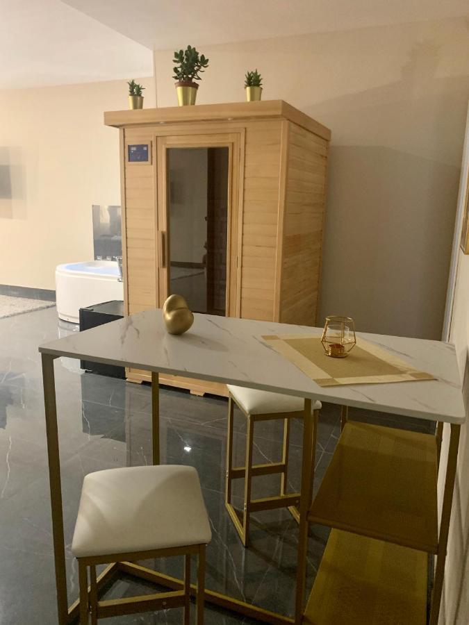 Hotel Elite Варкатуро Экстерьер фото